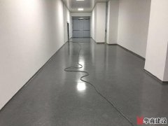 自流平地板比傳統(tǒng)輔地板好嗎？