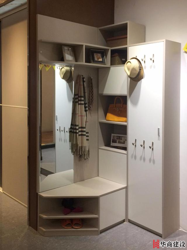 最新廣州流行的玄關(guān)裝修設(shè)計(jì)類型圖片