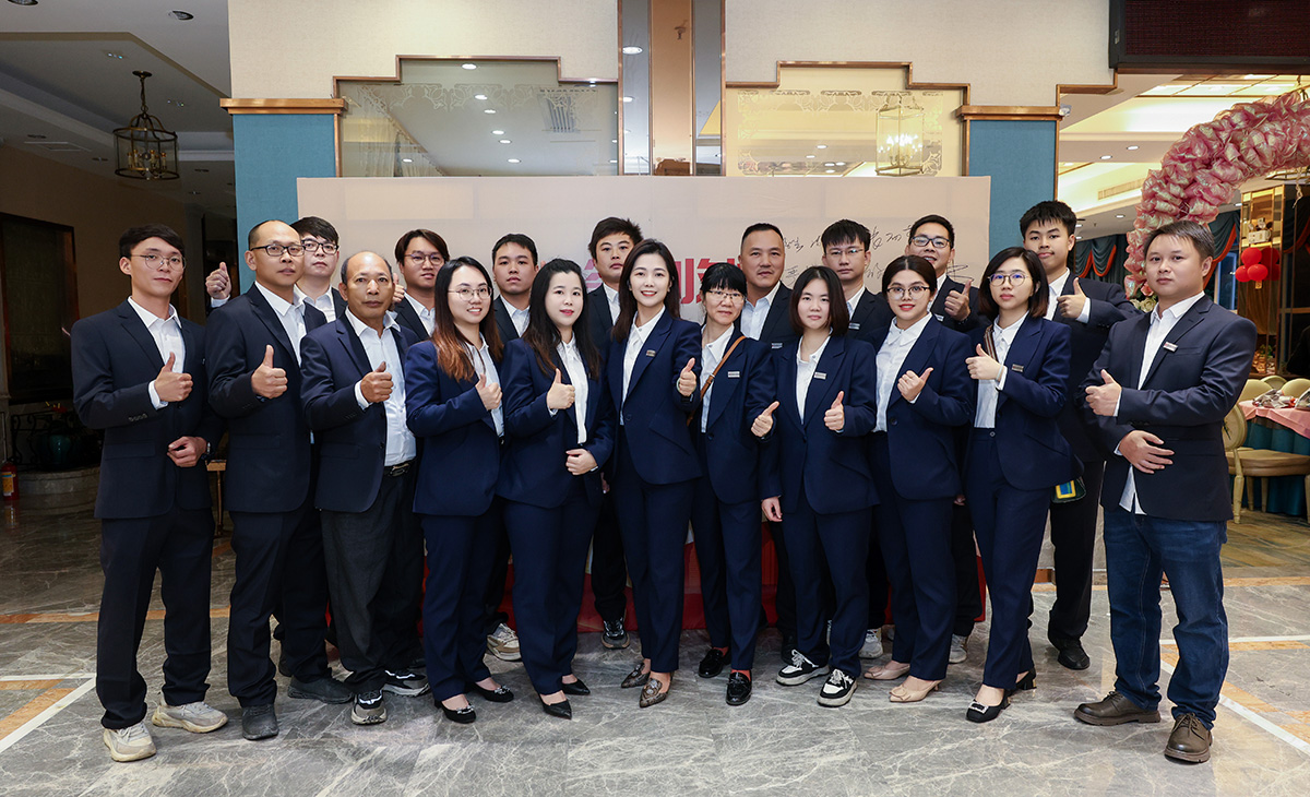 華商建設(shè)集團(tuán)辭舊迎新晚會(huì)，攜手同行，再創(chuàng)輝煌